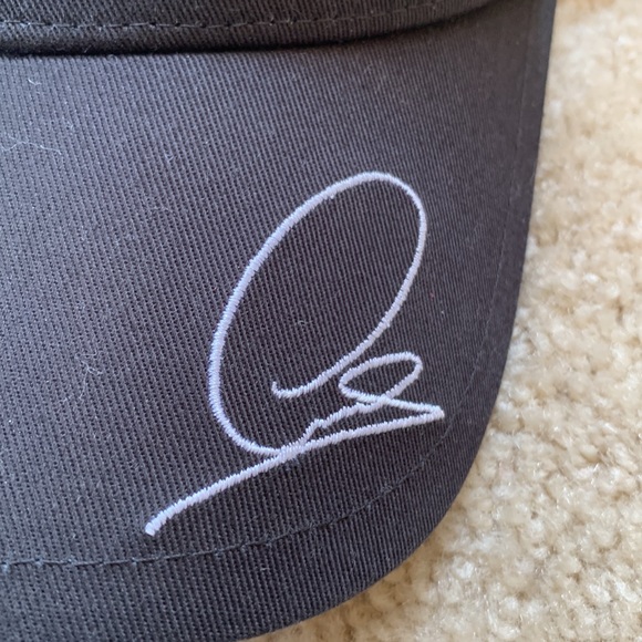 Mercedes petronas hat with embroidered signature - Picture 2 of 7